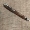 Stylo Roller en Noyer Merisier et résine epoxy noir