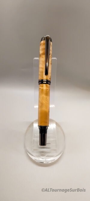 Stylo plume en peuplier