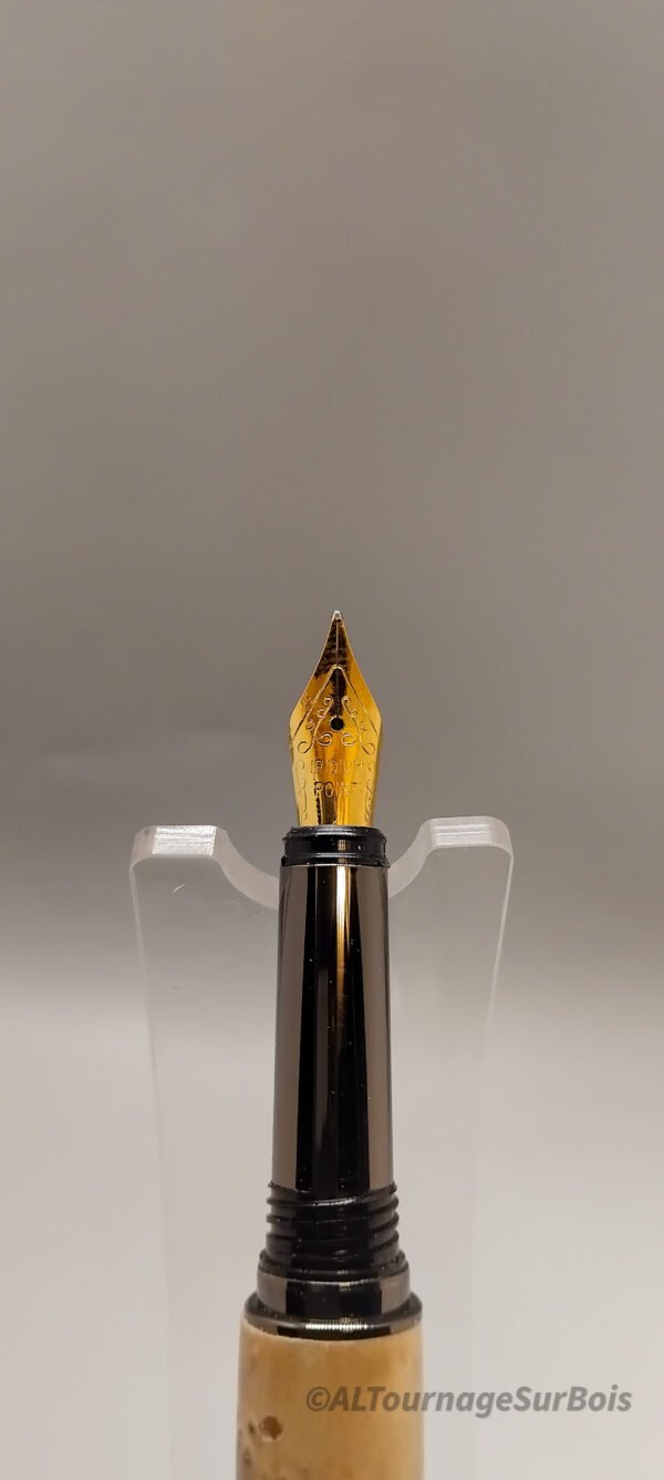 Stylo plume en peuplier